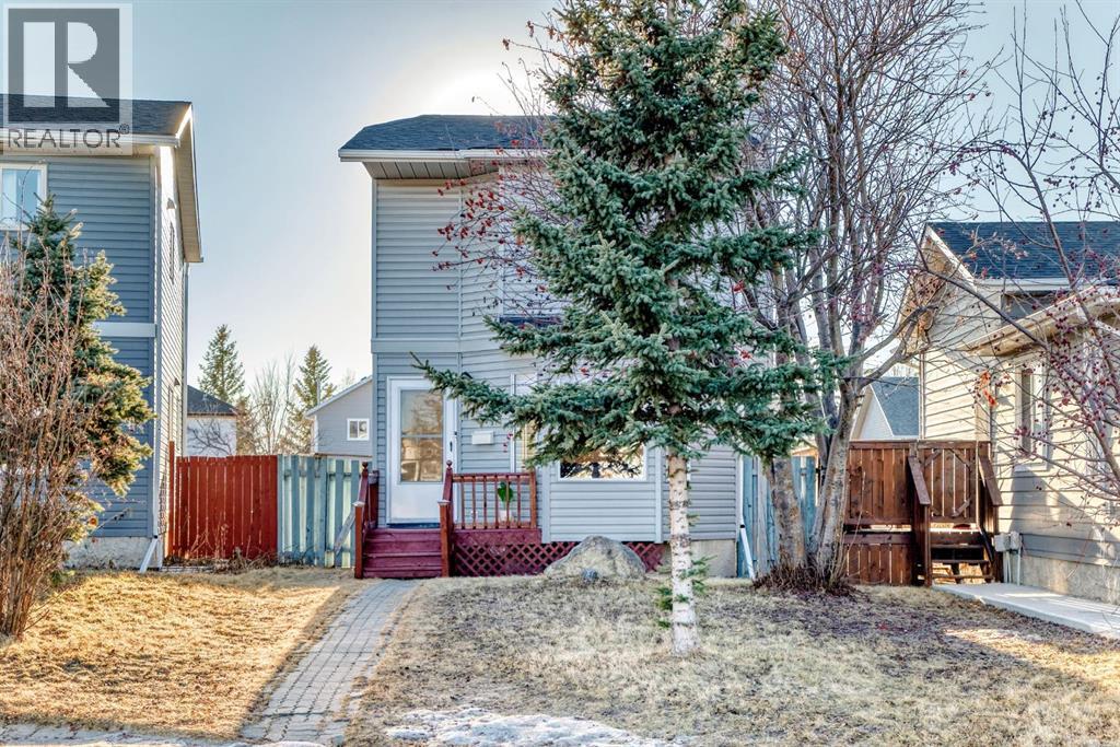 11 Martinridge Place NE, Calgary, Alberta  T3J 3B8 - Photo 2 - A2286197