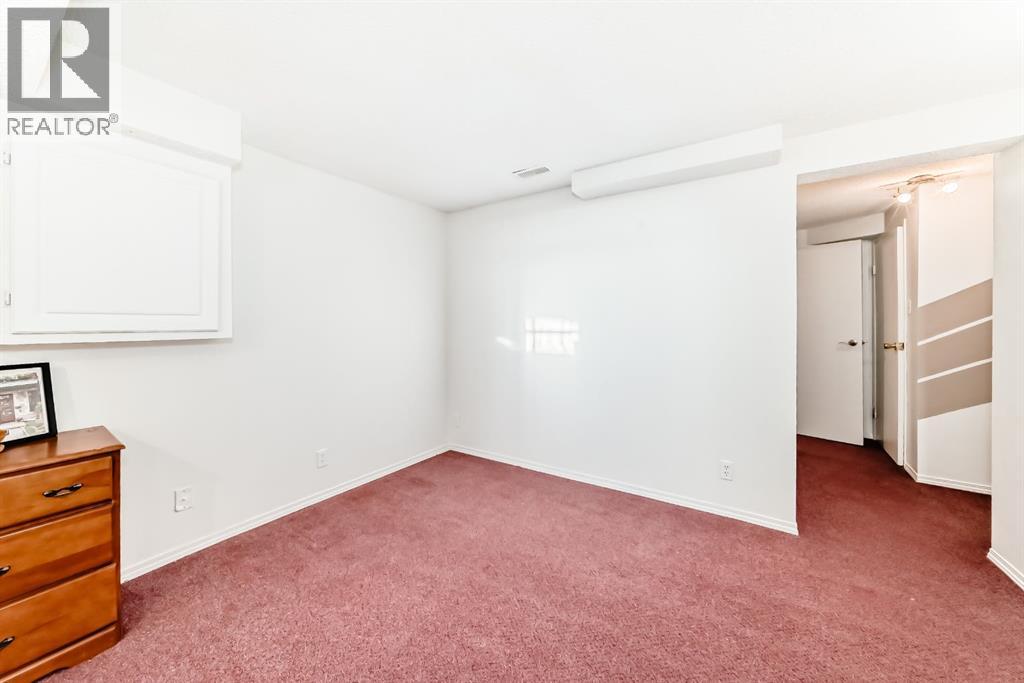 11 Martinridge Place NE, Calgary, Alberta  T3J 3B8 - Photo 47 - A2286197