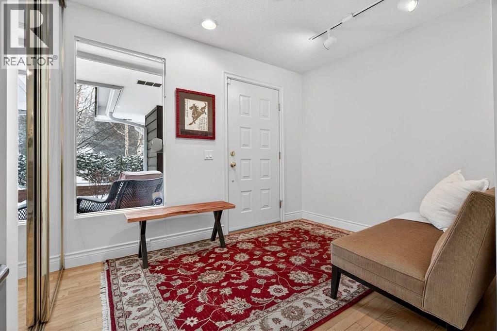 6913 Leaside Drive SW, Calgary, Alberta  T3E 6H6 - Photo 4 - A2286625