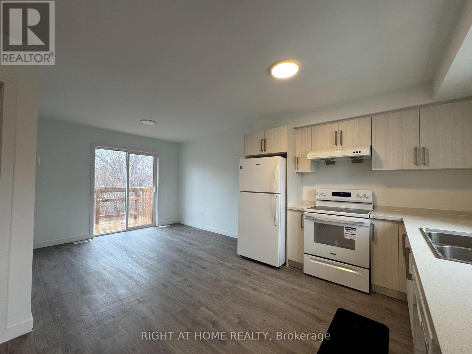 (MAIN) - 127 HIGHRIVER TRAIL, Welland, Ontario