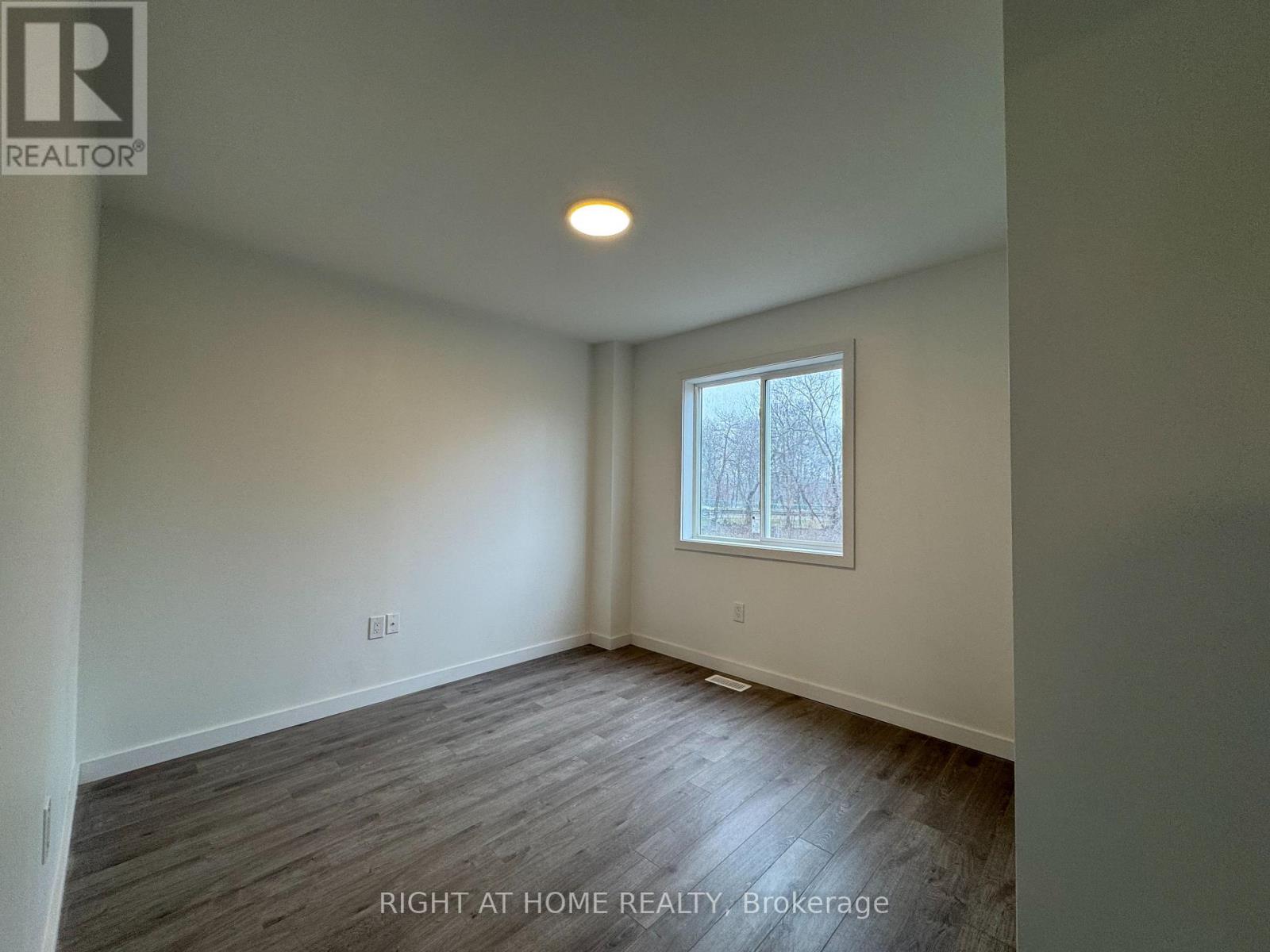 (Main) - 127 Highriver Trail, Welland, Ontario  L3C 0H6 - Photo 11 - X12919154