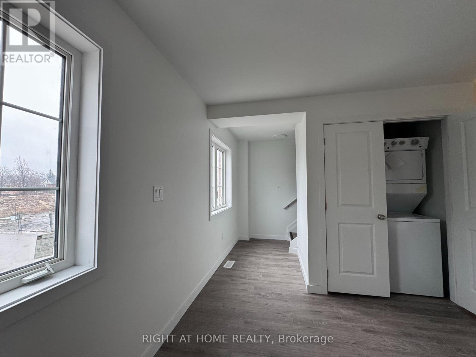 (Main) - 127 Highriver Trail, Welland, Ontario  L3C 0H6 - Photo 14 - X12919154