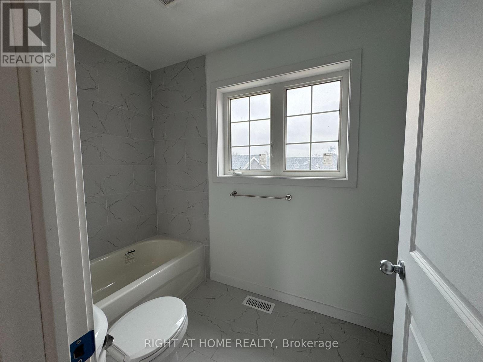 (Main) - 127 Highriver Trail, Welland, Ontario  L3C 0H6 - Photo 24 - X12919154