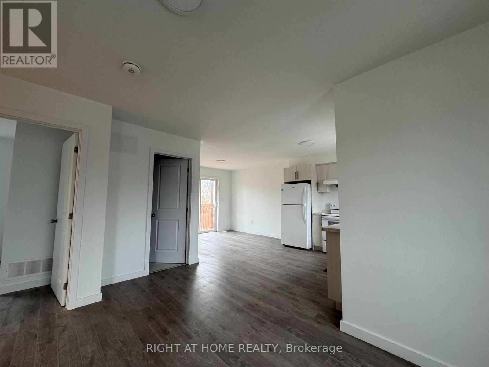 (Main) - 127 Highriver Trail, Welland, Ontario  L3C 0H6 - Photo 5 - X12919154