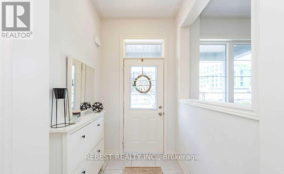 67 Riverwalk Drive, Hamilton, Ontario  L8B 1X3 - Photo 2 - X12919164