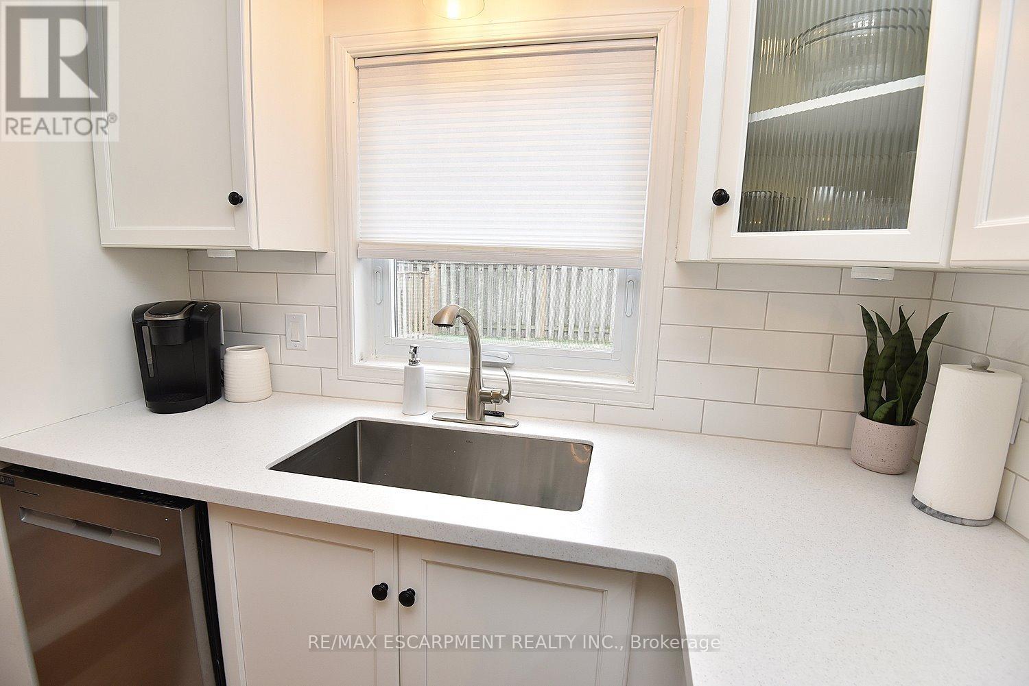 111 Magnolia Crescent, Grimsby, Ontario  L3M 5R5 - Photo 15 - X12919222