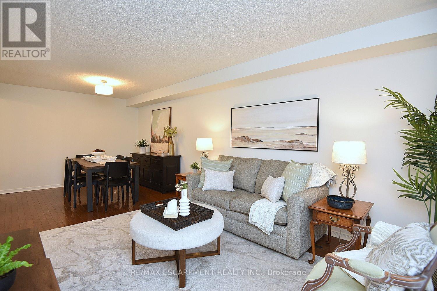 111 Magnolia Crescent, Grimsby, Ontario  L3M 5R5 - Photo 7 - X12919222