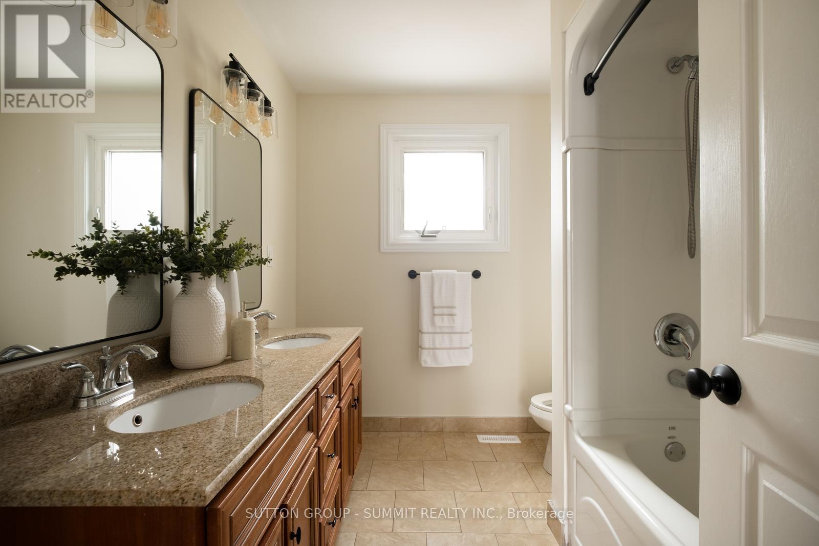 27 Millbridge Crescent, Pelham, Ontario  L0S 1E1 - Photo 26 - X12919232