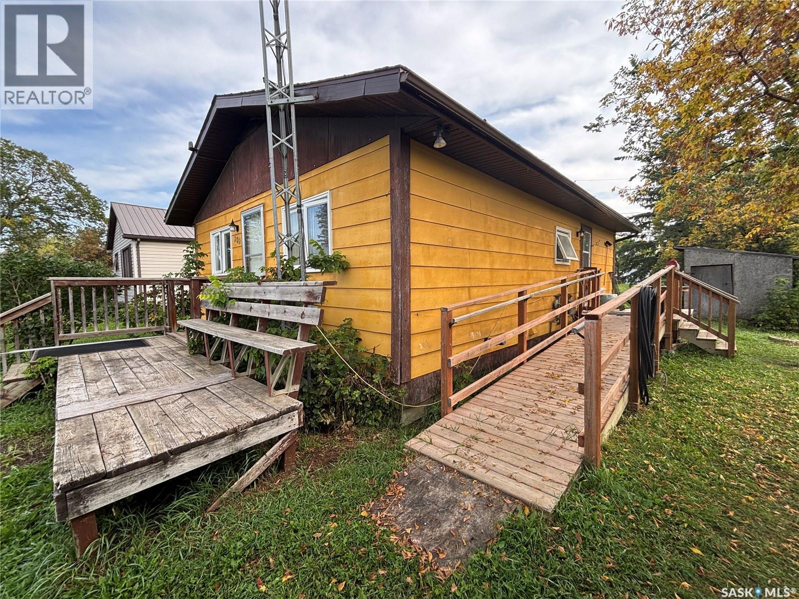 202 Dixon Avenue, Kinistino, Saskatchewan  S0J 1H0 - Photo 2 - SK031206