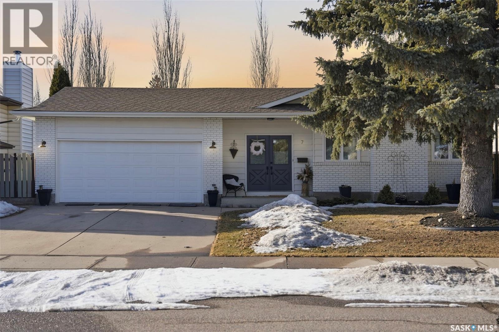 7 Kindrachuk Crescent, Saskatoon, Saskatchewan  S7K 6P9 - Photo 2 - SK031188