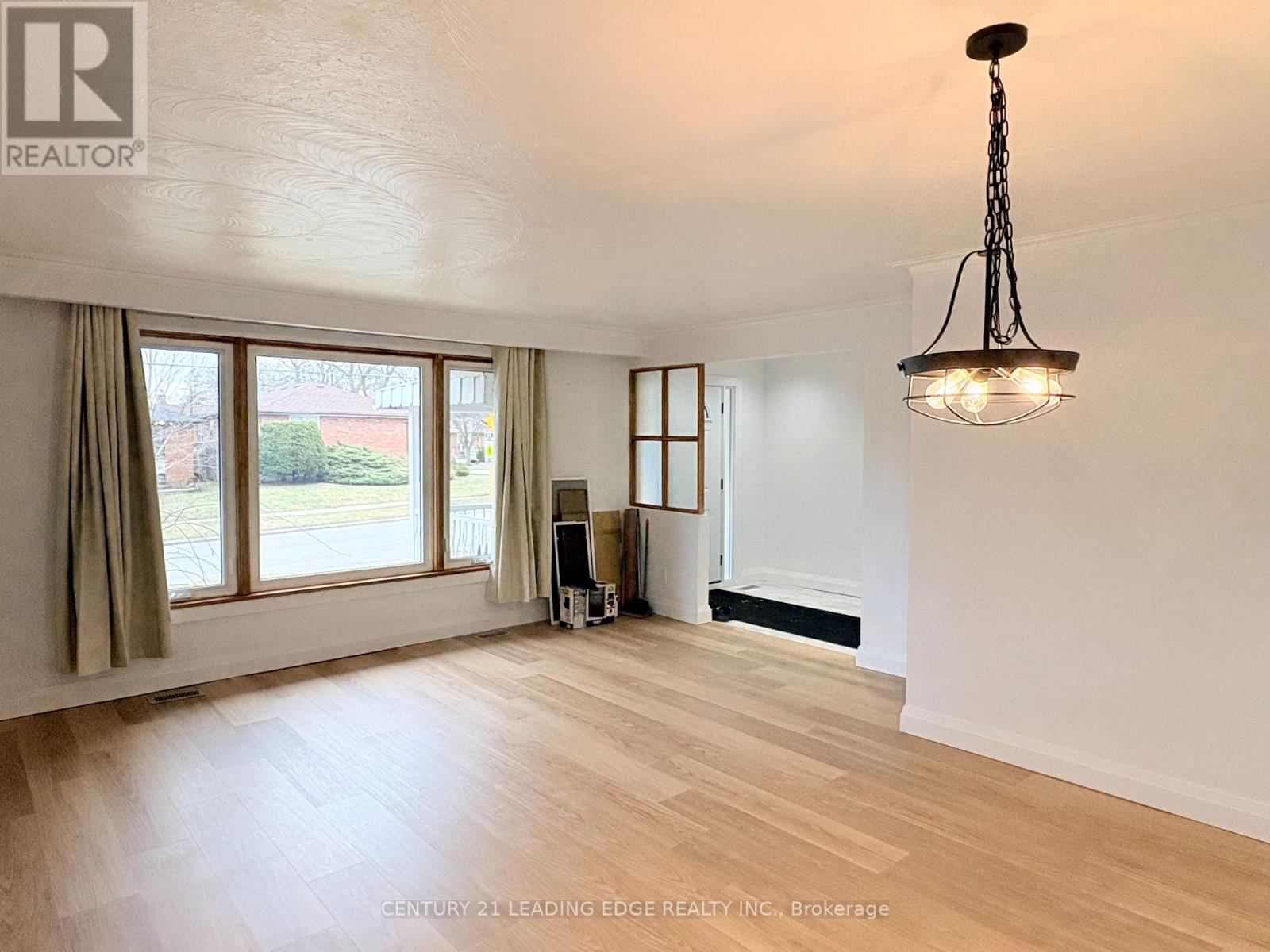 Main - 98 Benshire Drive, Toronto, Ontario  M1H 1M5 - Photo 3 - E12918796