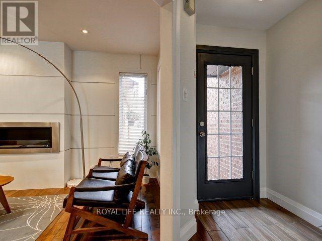 1070 Lindsay Drive, Oakville, Ontario  L6M 3B5 - Photo 2 - W12842666