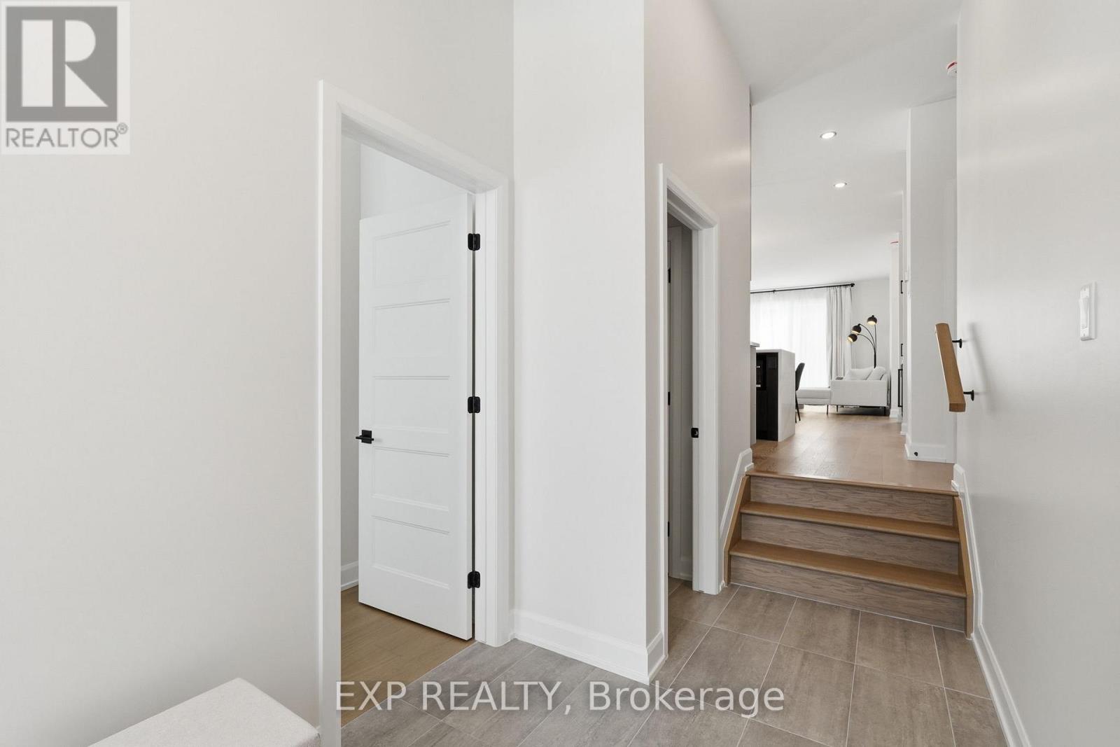 38 Hughes Circle, Casselman, Ontario  K0A 1M0 - Photo 3 - X12788156