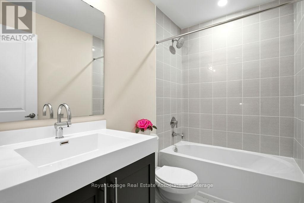 115 - 1569 Rose Way, Milton, Ontario  L9T 7E7 - Photo 6 - W12878058