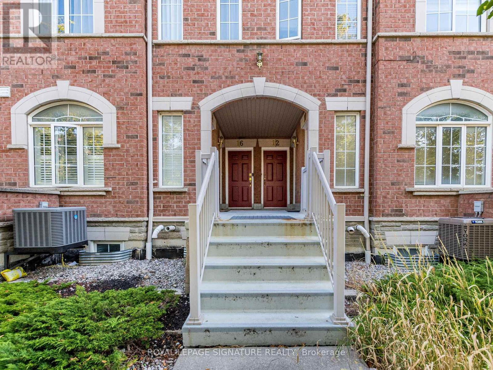 11 - 3055 Elmcreek Road, Mississauga, Ontario  L5B 4J9 - Photo 5 - W12919202