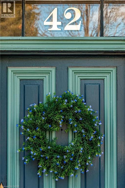 42 Melville Street, Dundas, Ontario  L9H 1Z8 - Photo 2 - 40811331
