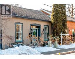 42 MELVILLE Street, Dundas, Ontario