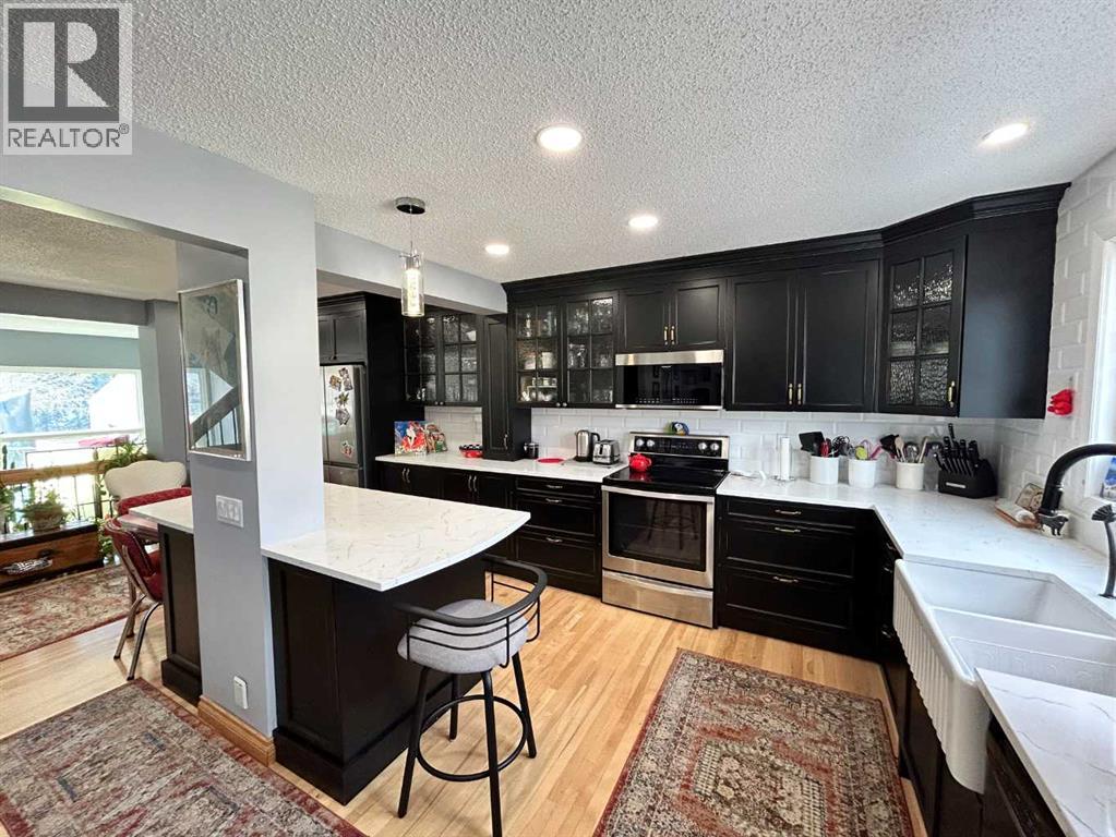 340 Point Mckay Gardens Nw, Calgary, Alberta  T3B 4V8 - Photo 10 - A2293763