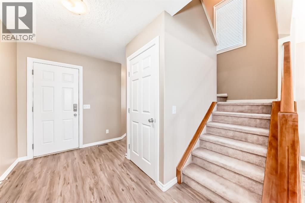 47 Royal Crest Court NW, Calgary, Alberta  T3G 5W3 - Photo 22 - A2295080