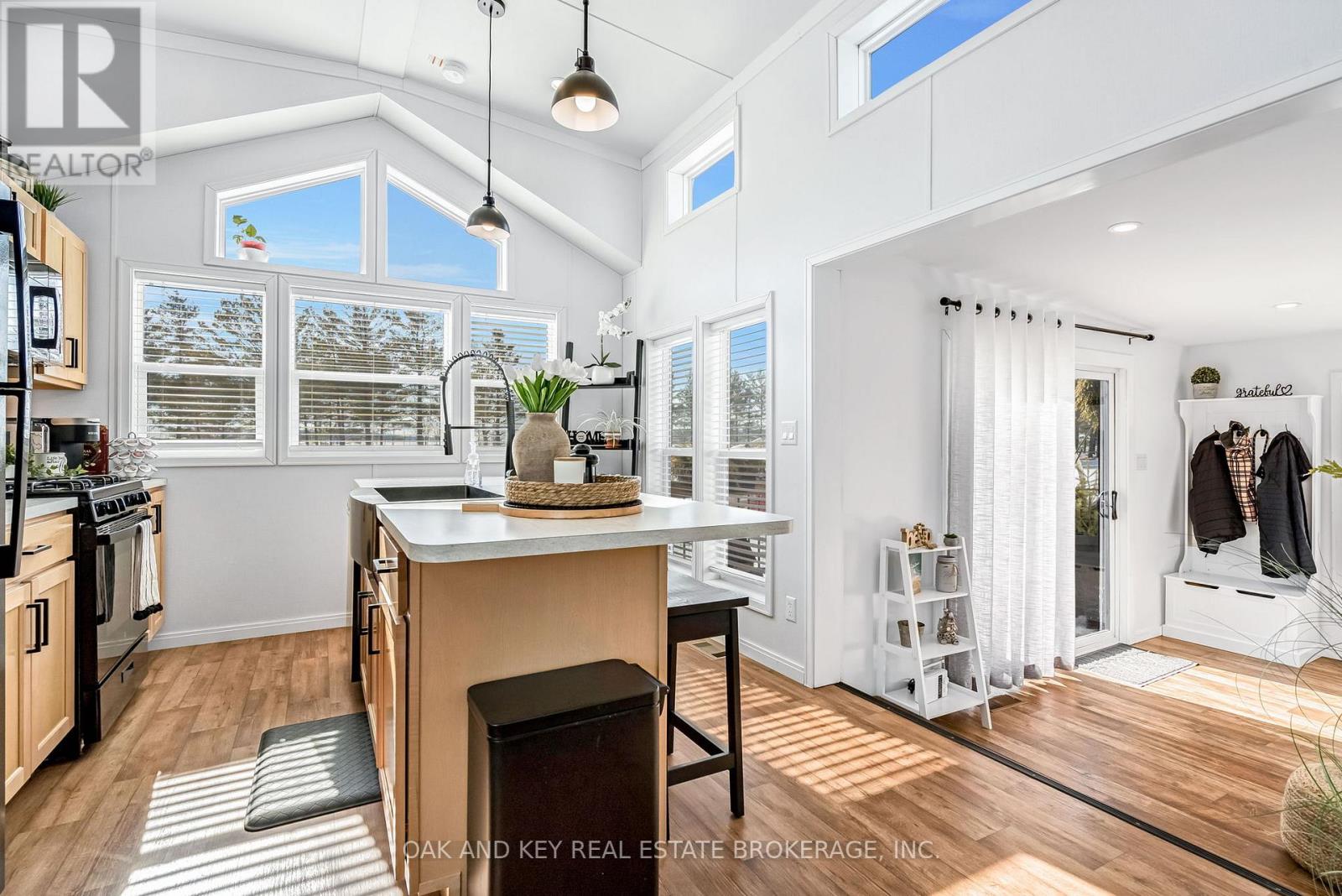 203 - 4838 Switzer Drive, Southwest Middlesex, Ontario  N0L 1A0 - Photo 16 - X12919376