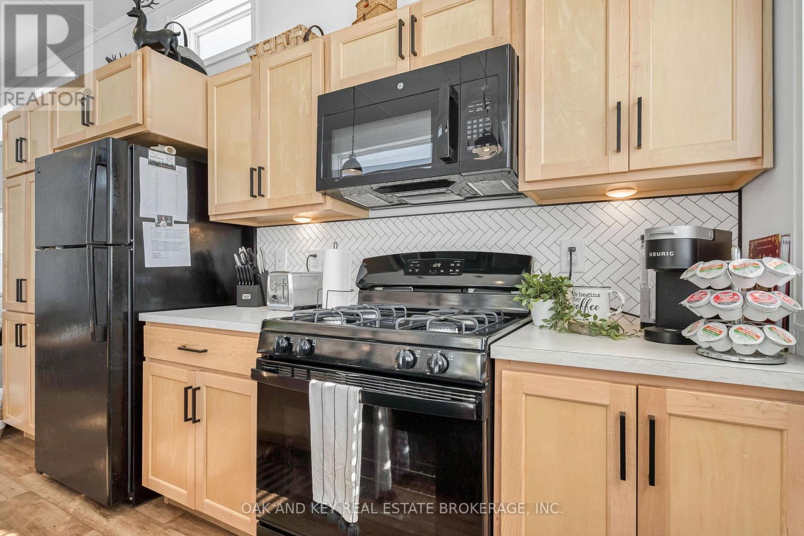 203 - 4838 Switzer Drive, Southwest Middlesex, Ontario  N0L 1A0 - Photo 18 - X12919376