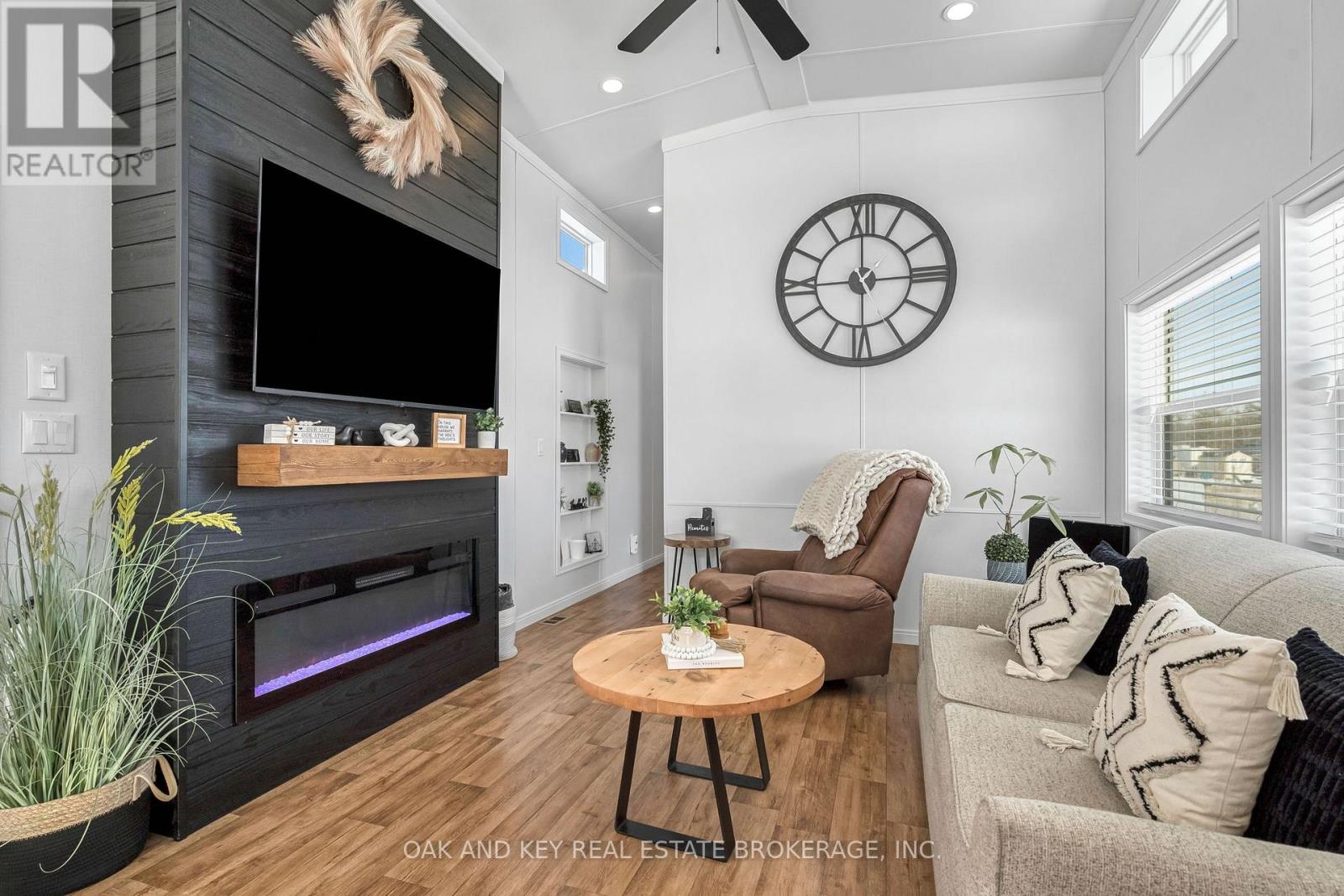 203 - 4838 Switzer Drive, Southwest Middlesex, Ontario  N0L 1A0 - Photo 22 - X12919376