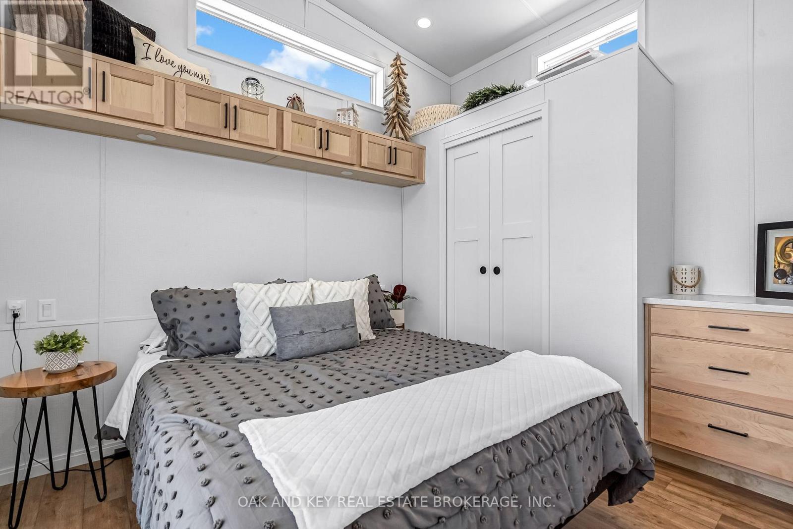 203 - 4838 Switzer Drive, Southwest Middlesex, Ontario  N0L 1A0 - Photo 31 - X12919376