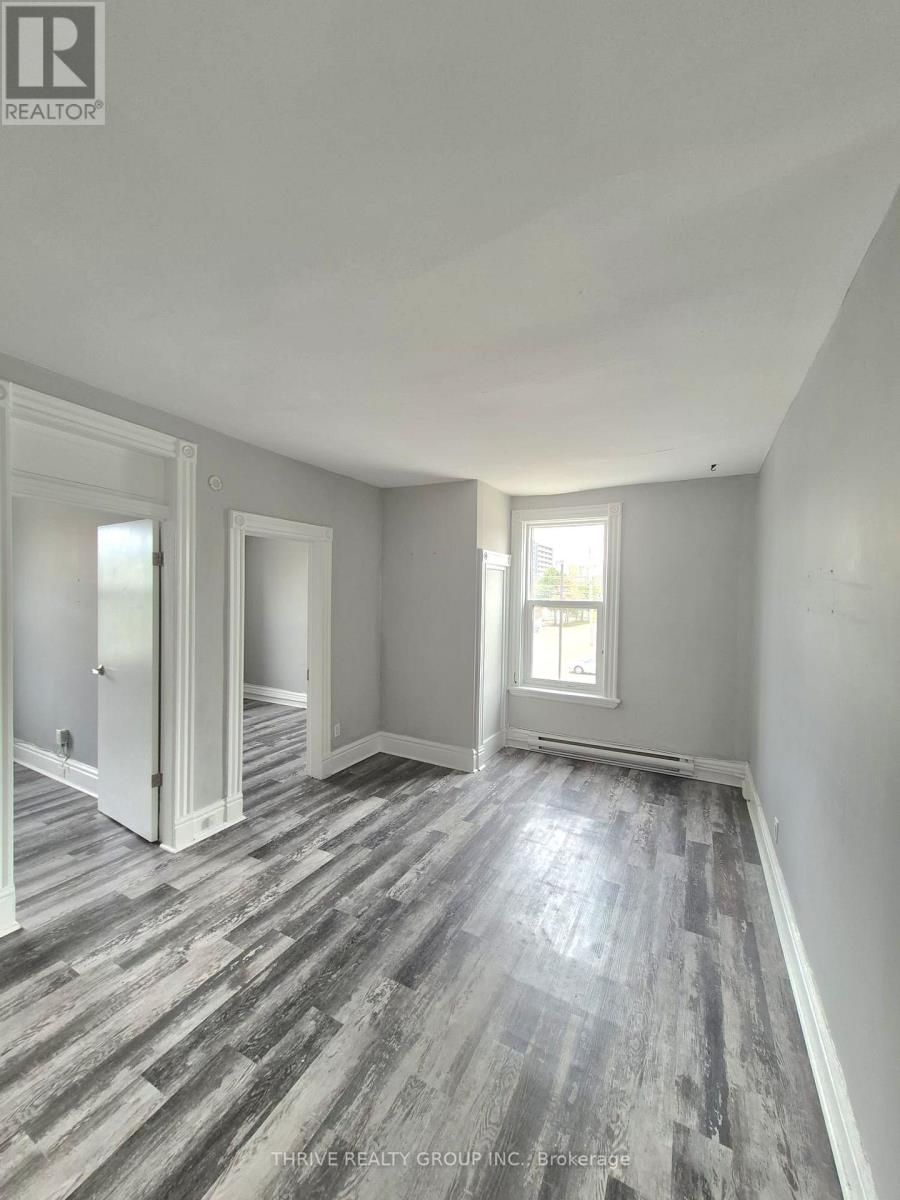 259 Clarence Street, London East, Ontario  N6B 2K2 - Photo 4 - X12919492