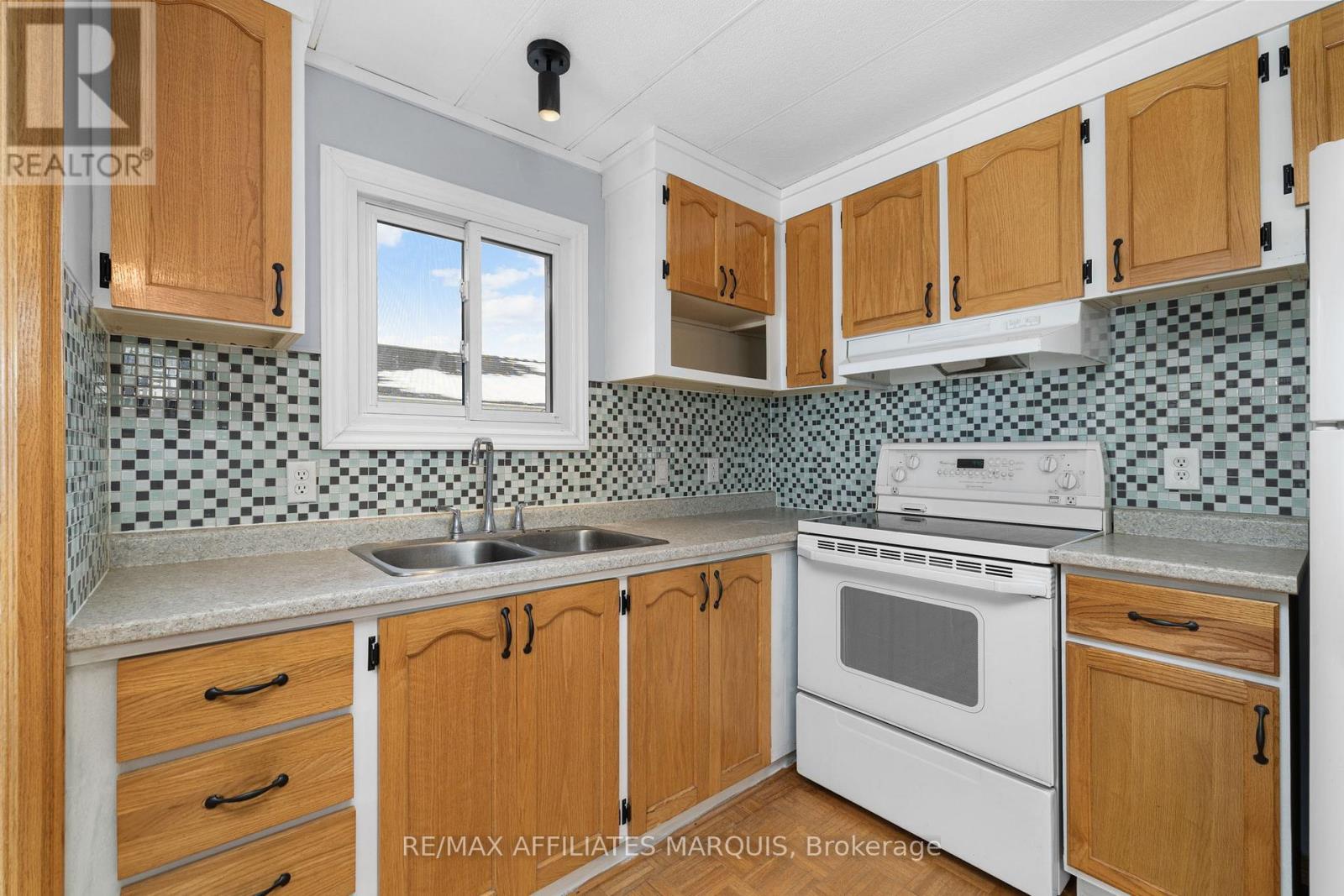 6 Bridle Path, Rideau Lakes, Ontario  K7A 4S5 - Photo 10 - X12919392