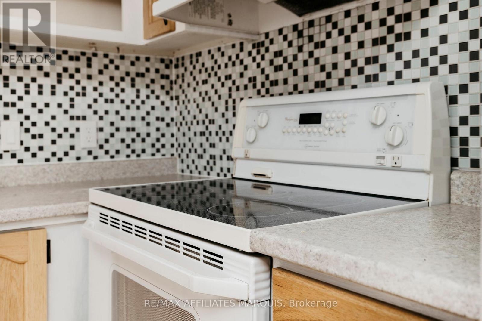 6 Bridle Path, Rideau Lakes, Ontario  K7A 4S5 - Photo 12 - X12919392