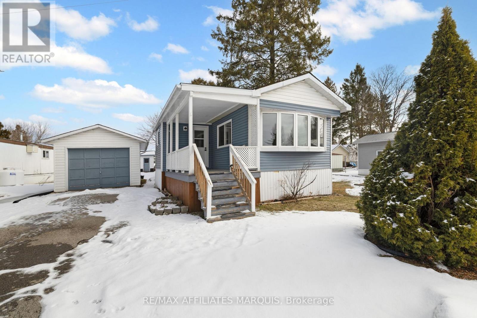 6 Bridle Path, Rideau Lakes, Ontario  K7A 4S5 - Photo 2 - X12919392