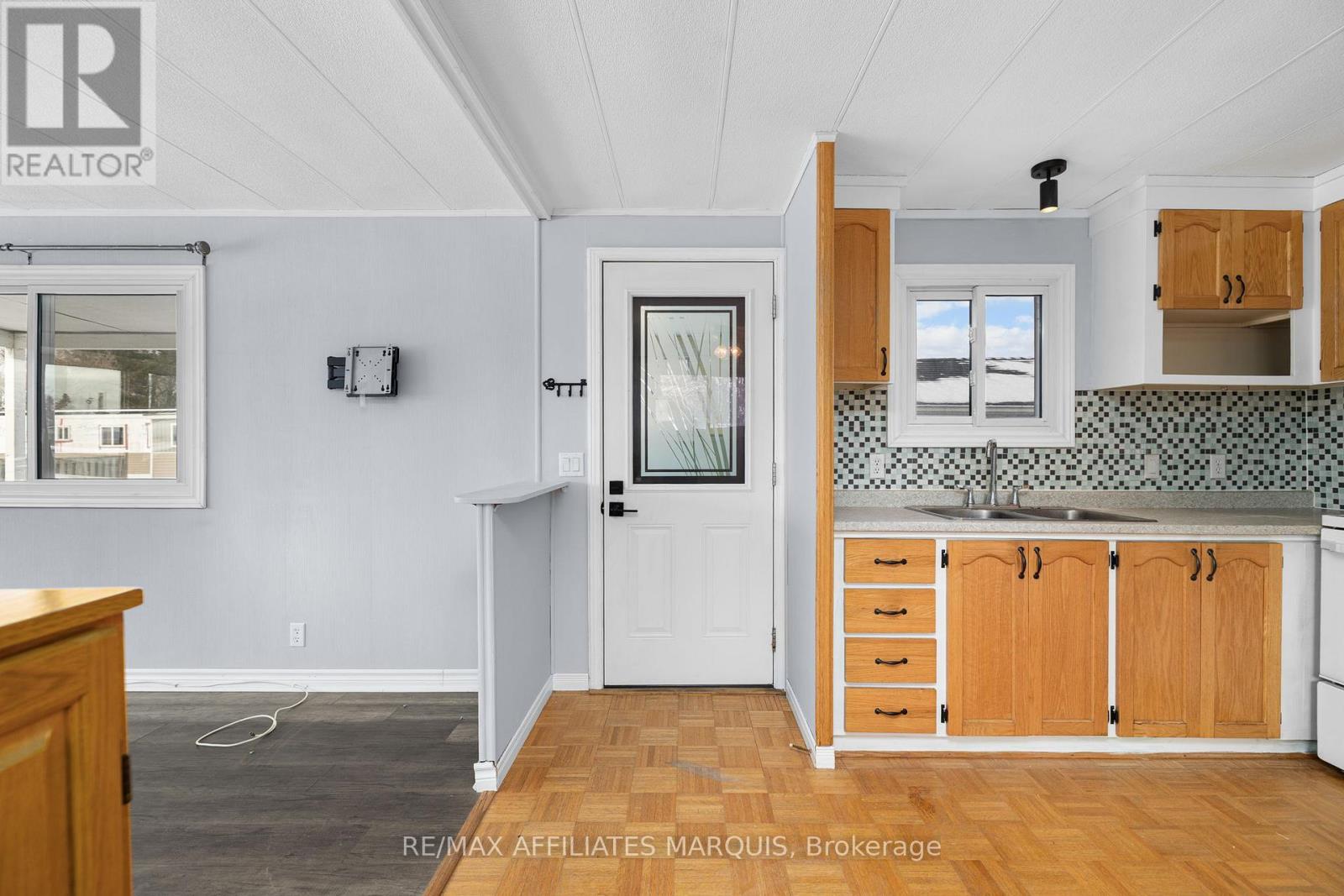 6 Bridle Path, Rideau Lakes, Ontario  K7A 4S5 - Photo 6 - X12919392