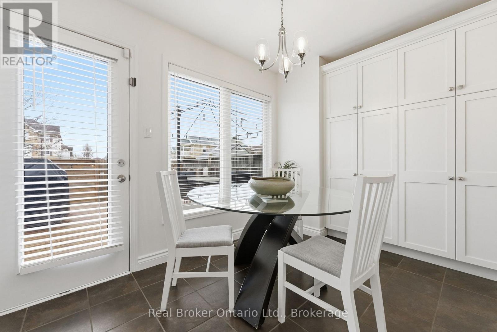 910 Vickerman Way, Milton, Ontario  L9T 0K5 - Photo 21 - W12919460