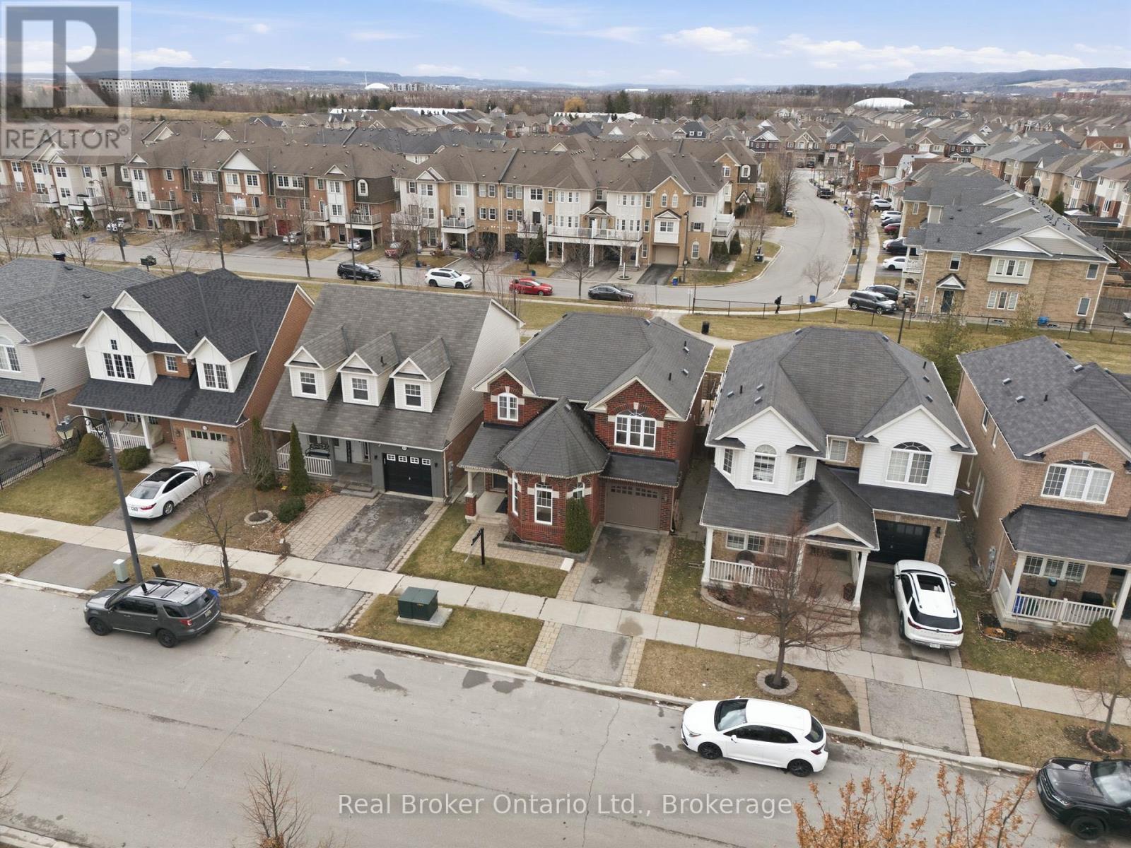 910 Vickerman Way, Milton, Ontario  L9T 0K5 - Photo 5 - W12919460