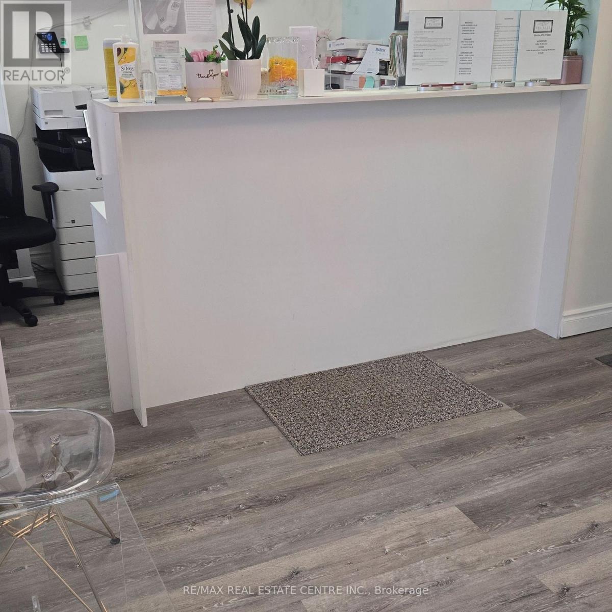 5 - 1 Queensgate Boulevard, Caledon (Bolton East), Ontario  L7E 2X7 - Photo 2 - W12915612