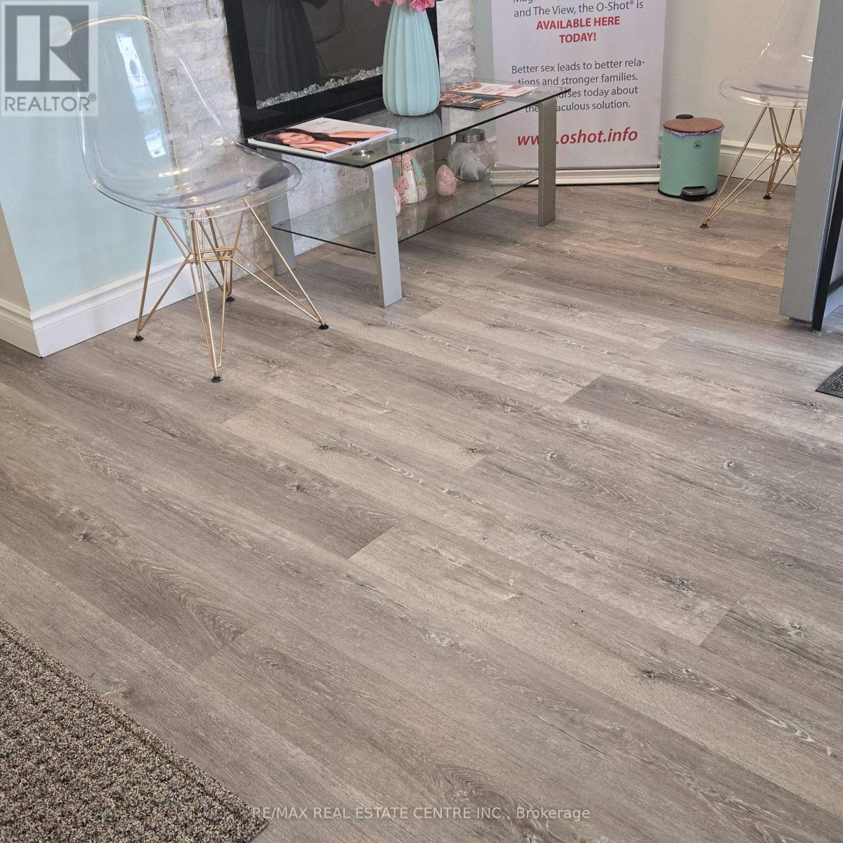 5 - 1 QUEENSGATE BOULEVARD, caledon (bolton east), Ontario