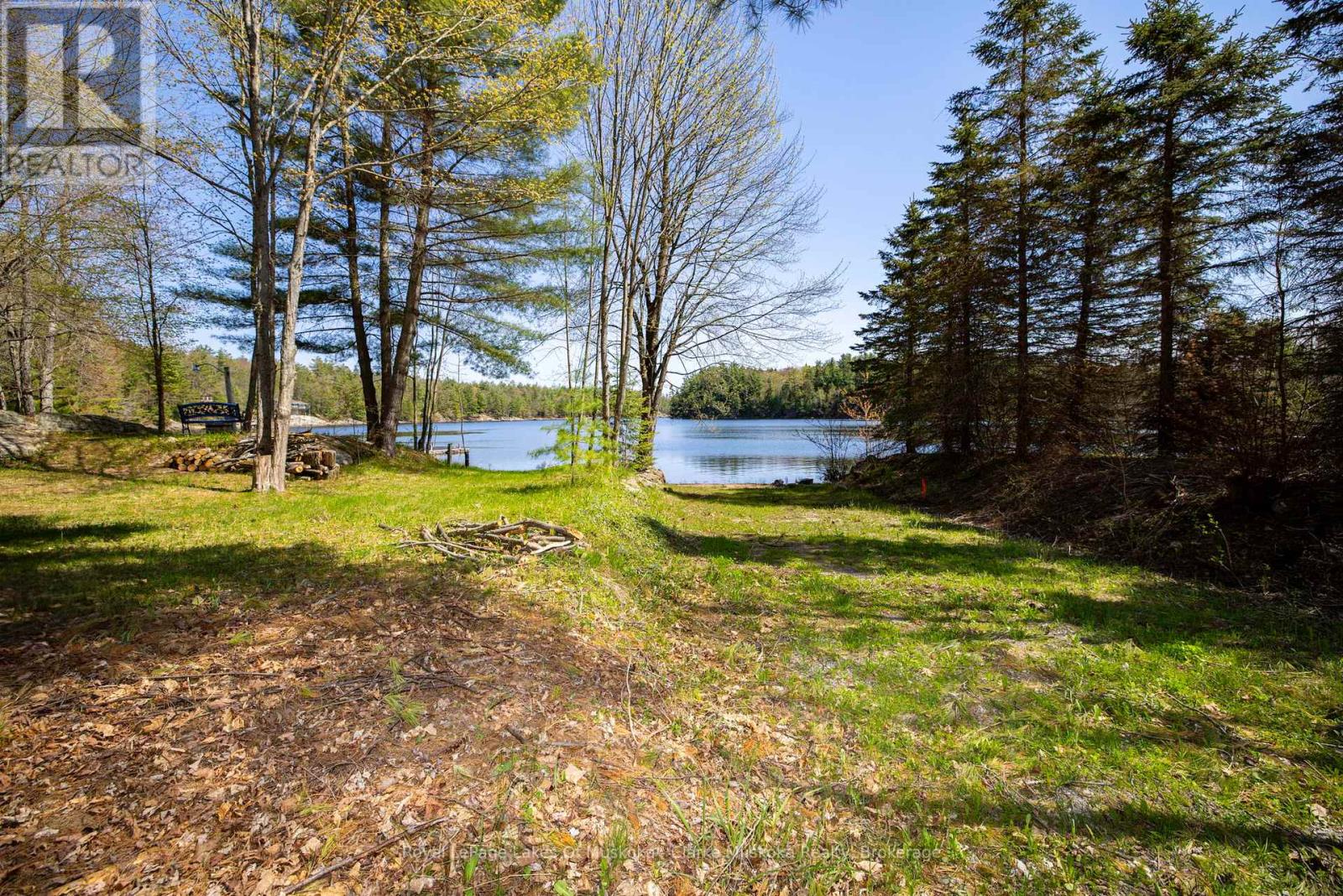 525 Hiawatha Road, Georgian Bay (Gibson), Ontario  L0K 1S0 - Photo 12 - X12919424