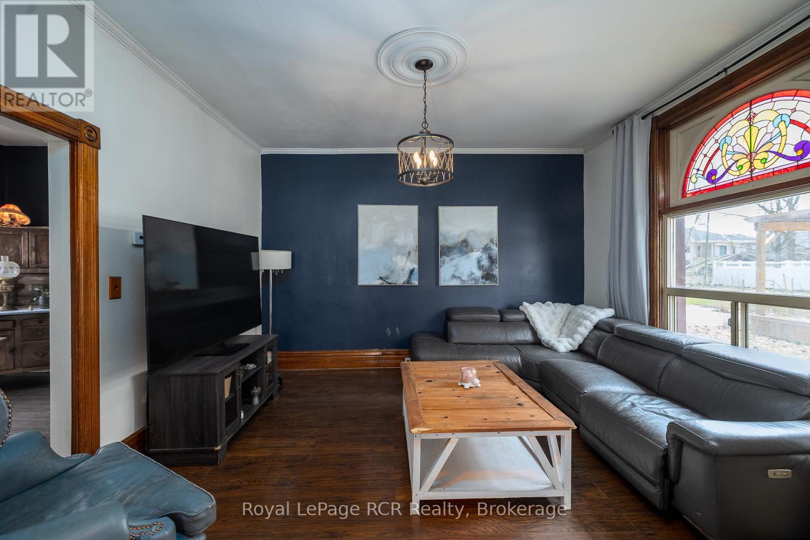 271 8th Street, Hanover, Ontario  N4N 1J6 - Photo 12 - X12919428