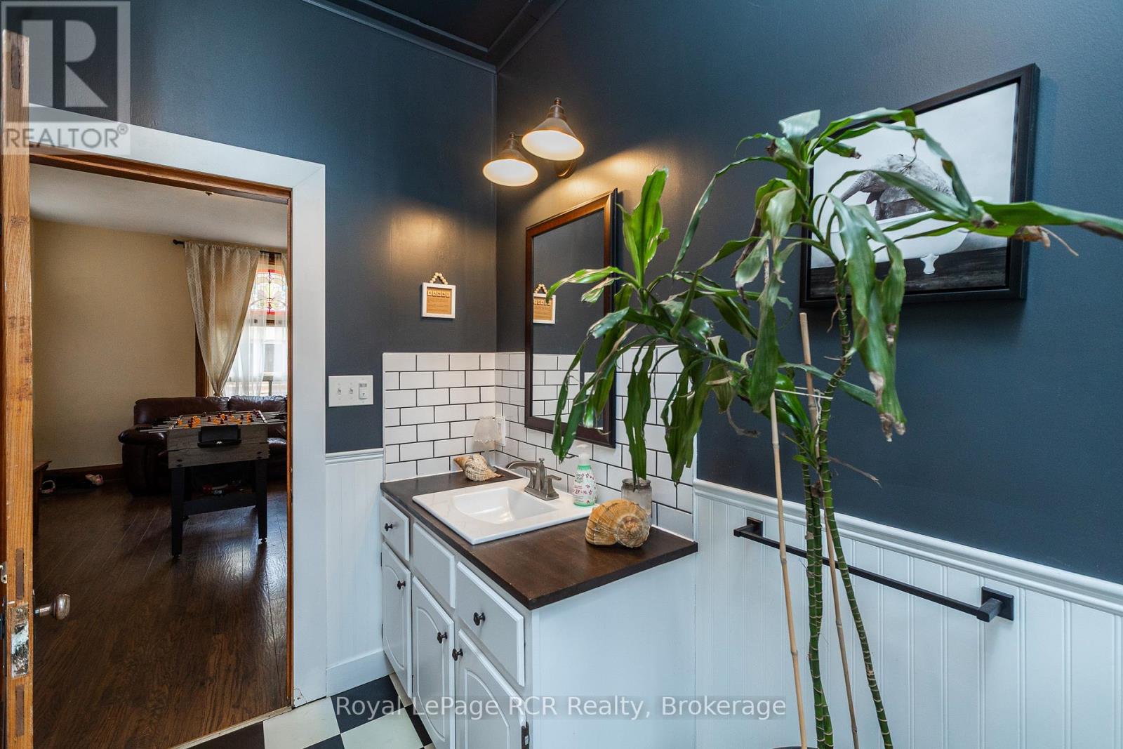 271 8th Street, Hanover, Ontario  N4N 1J6 - Photo 18 - X12919428