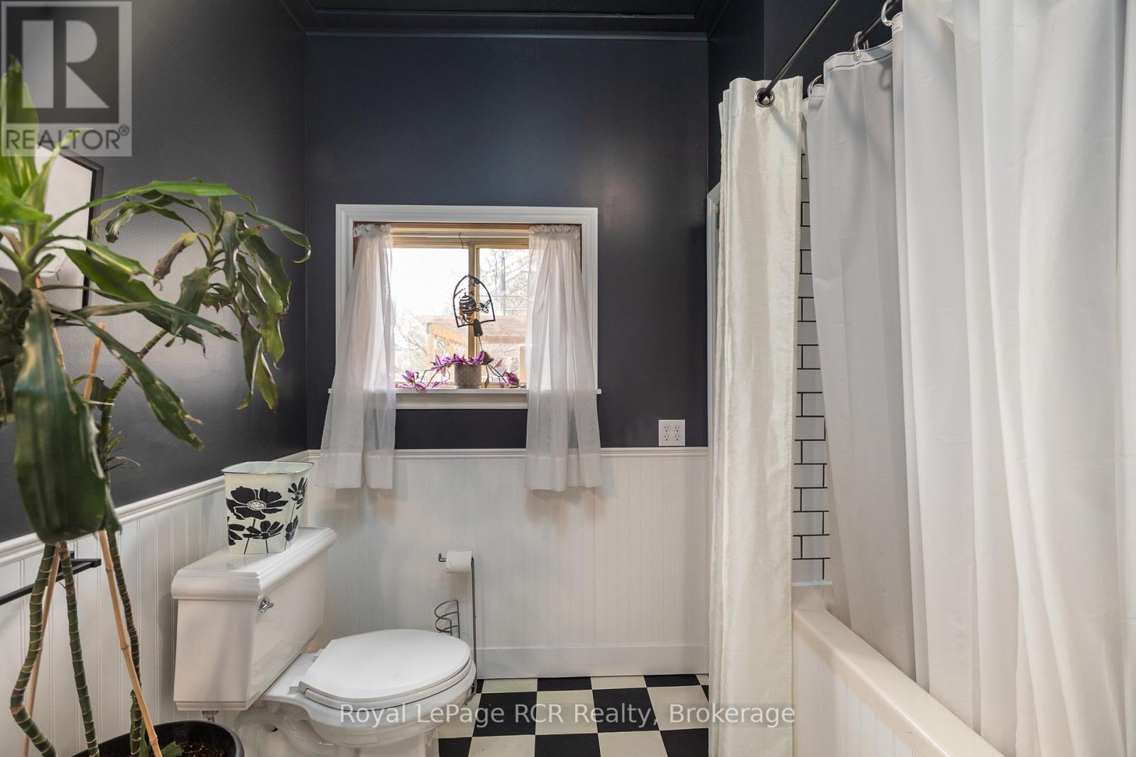 271 8th Street, Hanover, Ontario  N4N 1J6 - Photo 19 - X12919428