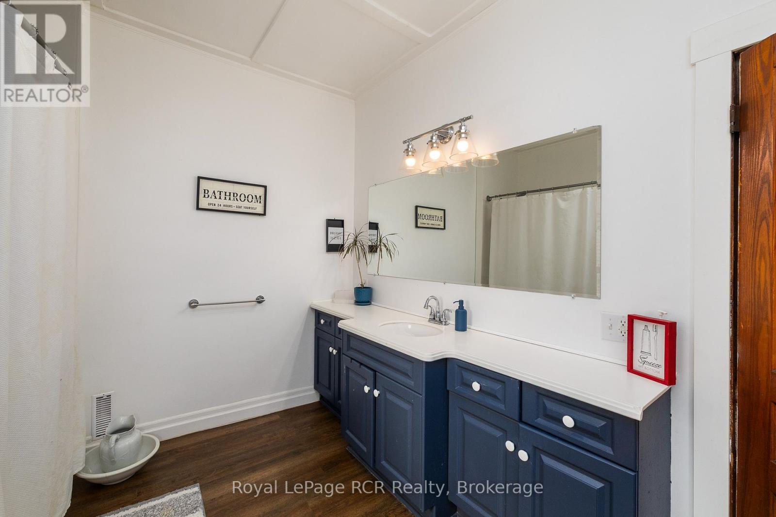 271 8th Street, Hanover, Ontario  N4N 1J6 - Photo 27 - X12919428