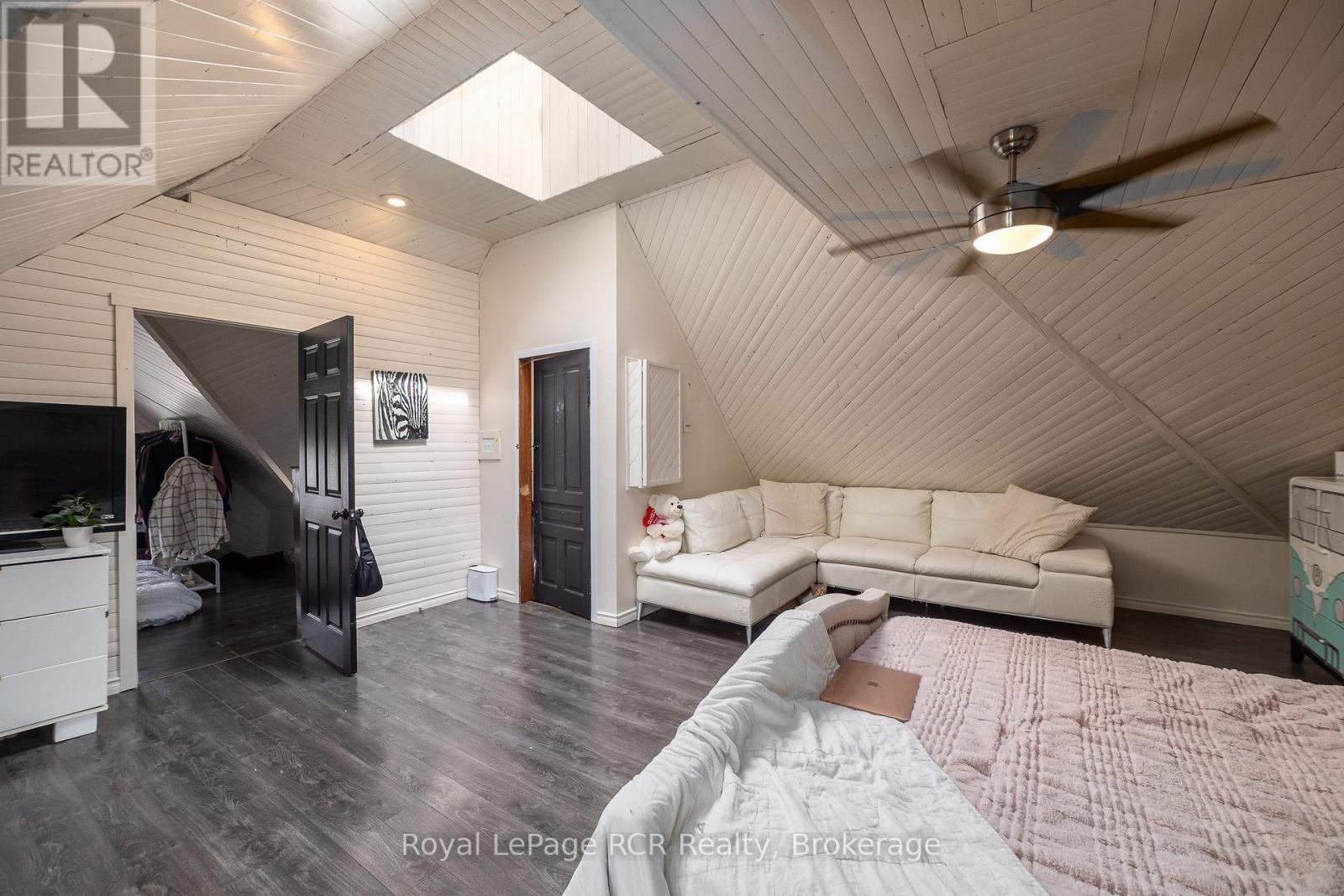 271 8th Street, Hanover, Ontario  N4N 1J6 - Photo 37 - X12919428