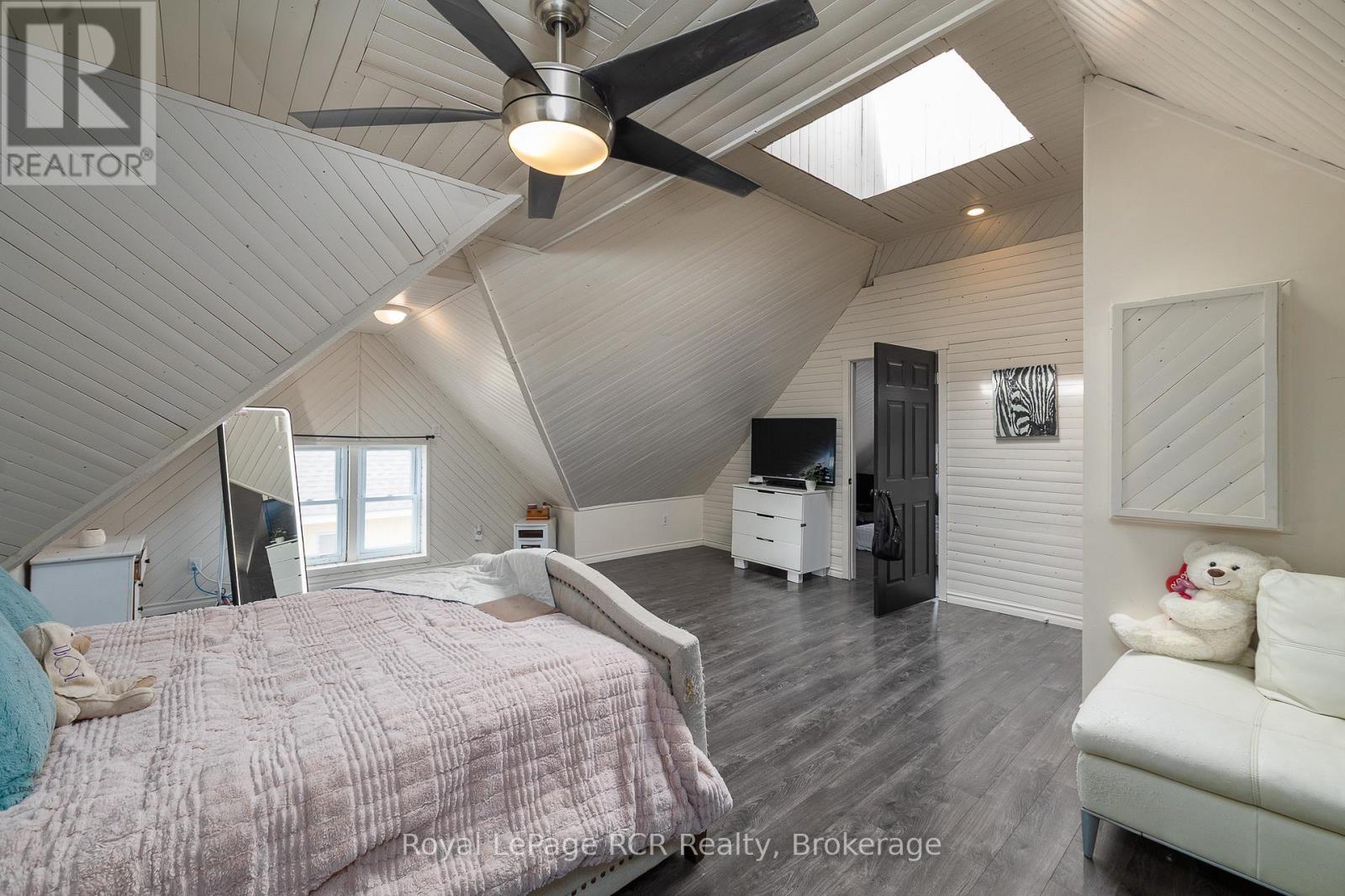 271 8th Street, Hanover, Ontario  N4N 1J6 - Photo 38 - X12919428