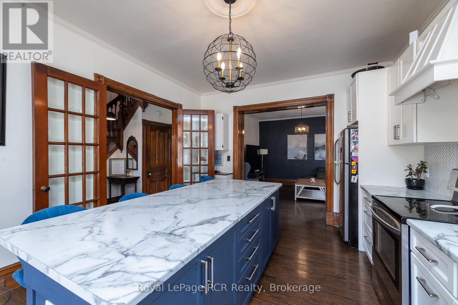 271 8th Street, Hanover, Ontario  N4N 1J6 - Photo 8 - X12919428