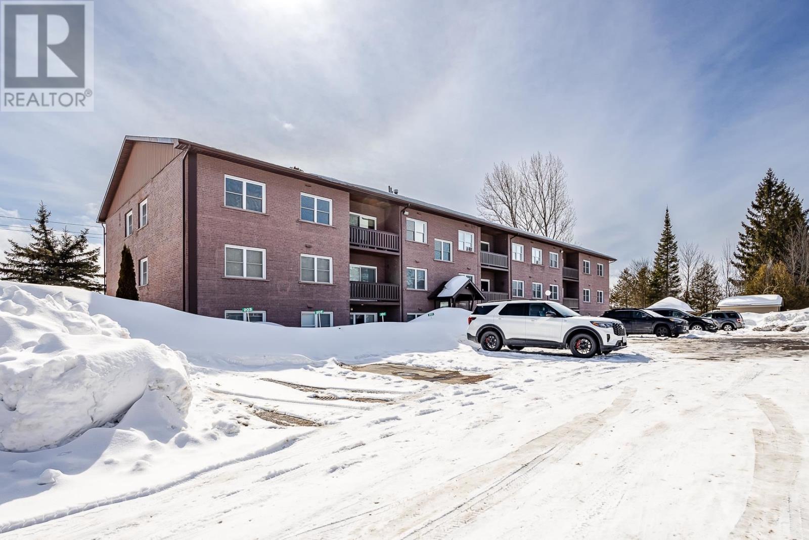 570 Macdonald Ave # 202, Sault Ste. Marie, Ontario P6B 1J3 - Photo 5 - SM260534