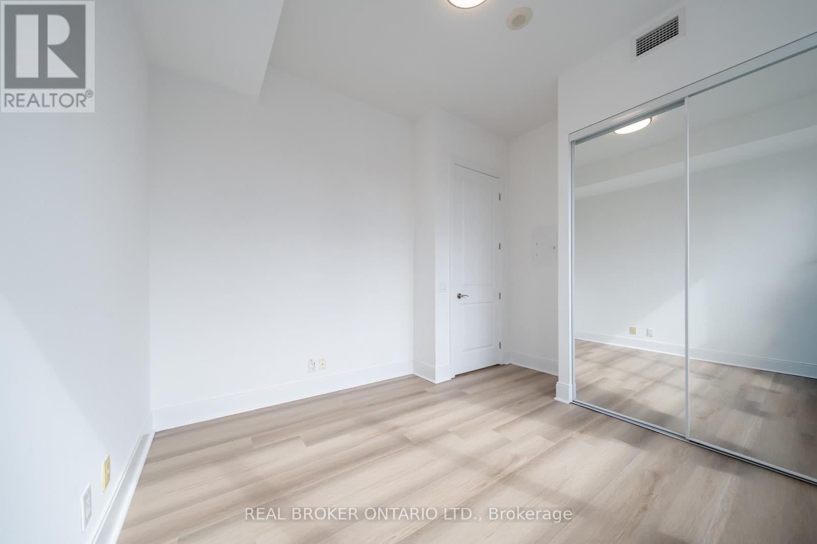 2202 - 21 Balmuto Street, Toronto, Ontario  M4Y 1W4 - Photo 24 - C12919352