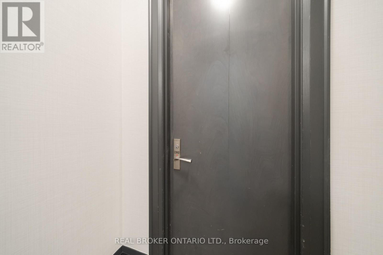 2202 - 21 Balmuto Street, Toronto, Ontario  M4Y 1W4 - Photo 3 - C12919352