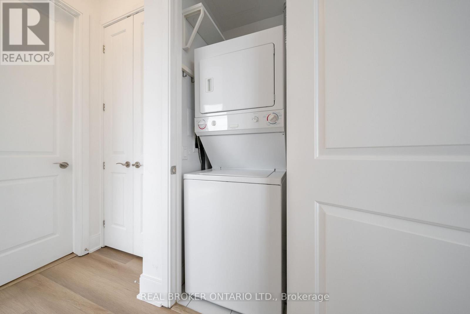 2202 - 21 Balmuto Street, Toronto, Ontario  M4Y 1W4 - Photo 30 - C12919352