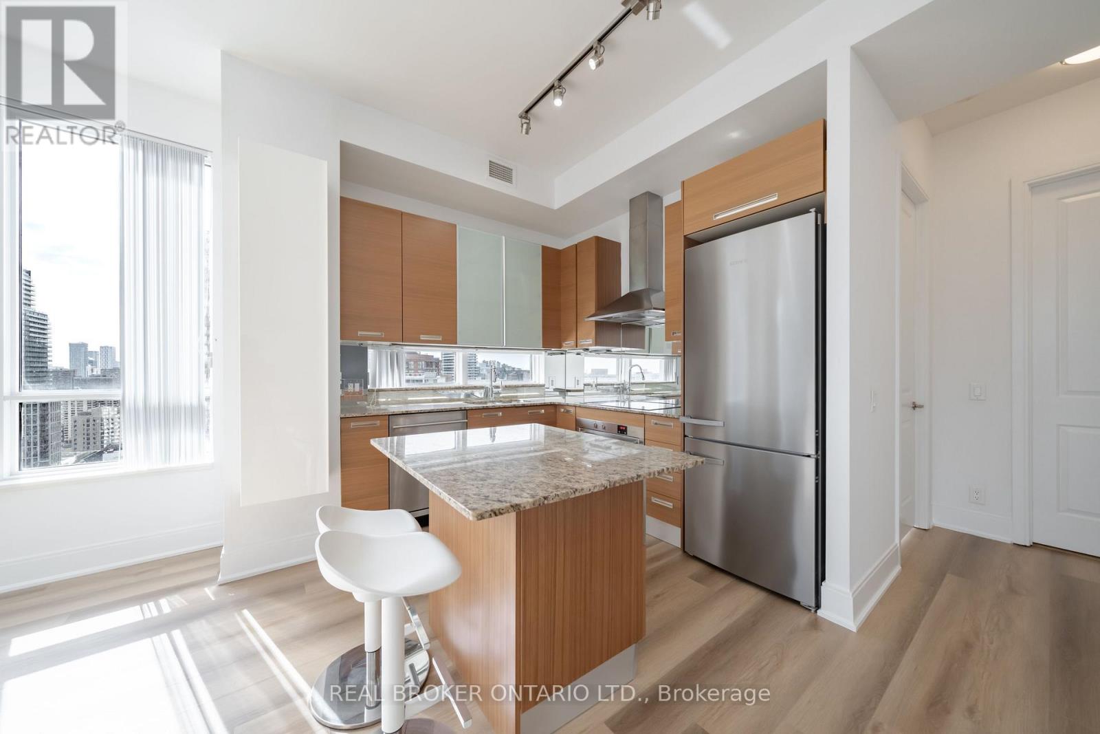 2202 - 21 Balmuto Street, Toronto, Ontario  M4Y 1W4 - Photo 6 - C12919352