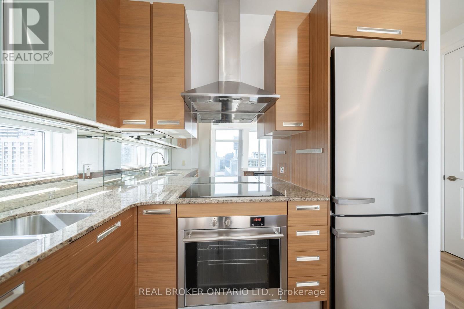 2202 - 21 Balmuto Street, Toronto, Ontario  M4Y 1W4 - Photo 8 - C12919352